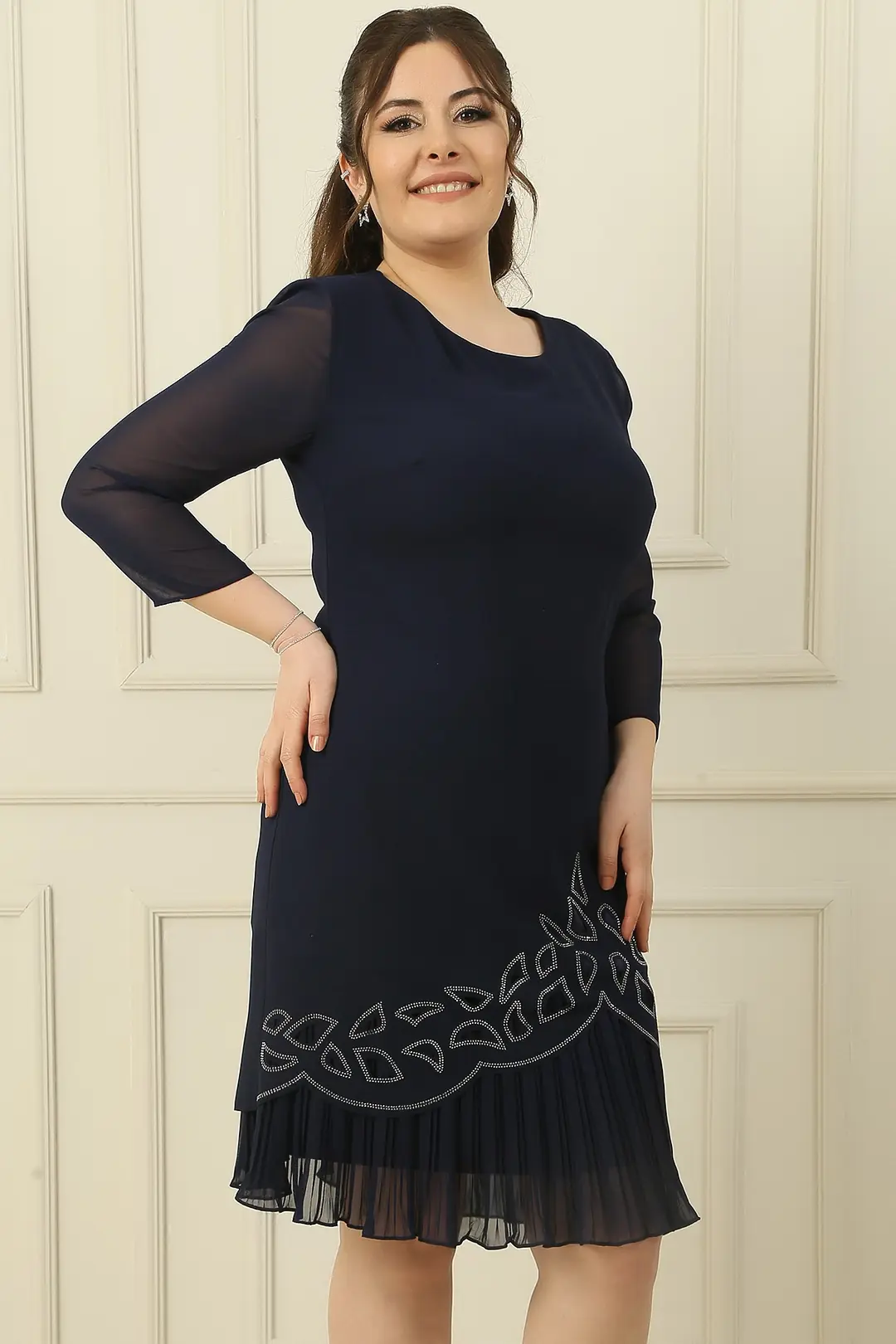 Kolları Ve Etek Ucu Şifon Piliseli Taş Detaylı Büyük Beden Krep Elbise 2