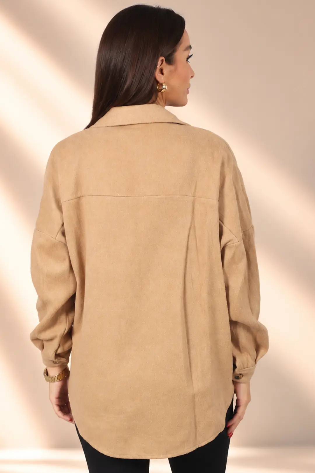 Kadın Kapaklı Çift Cepli Önü Düğmeli Kaşe Oversize Gömlek 4