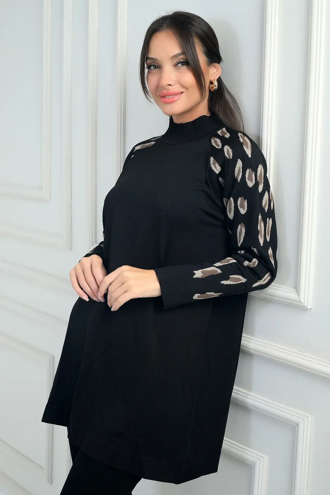 Kadın Kolları Desenli Balıkçı Yaka Tunik - Siyah