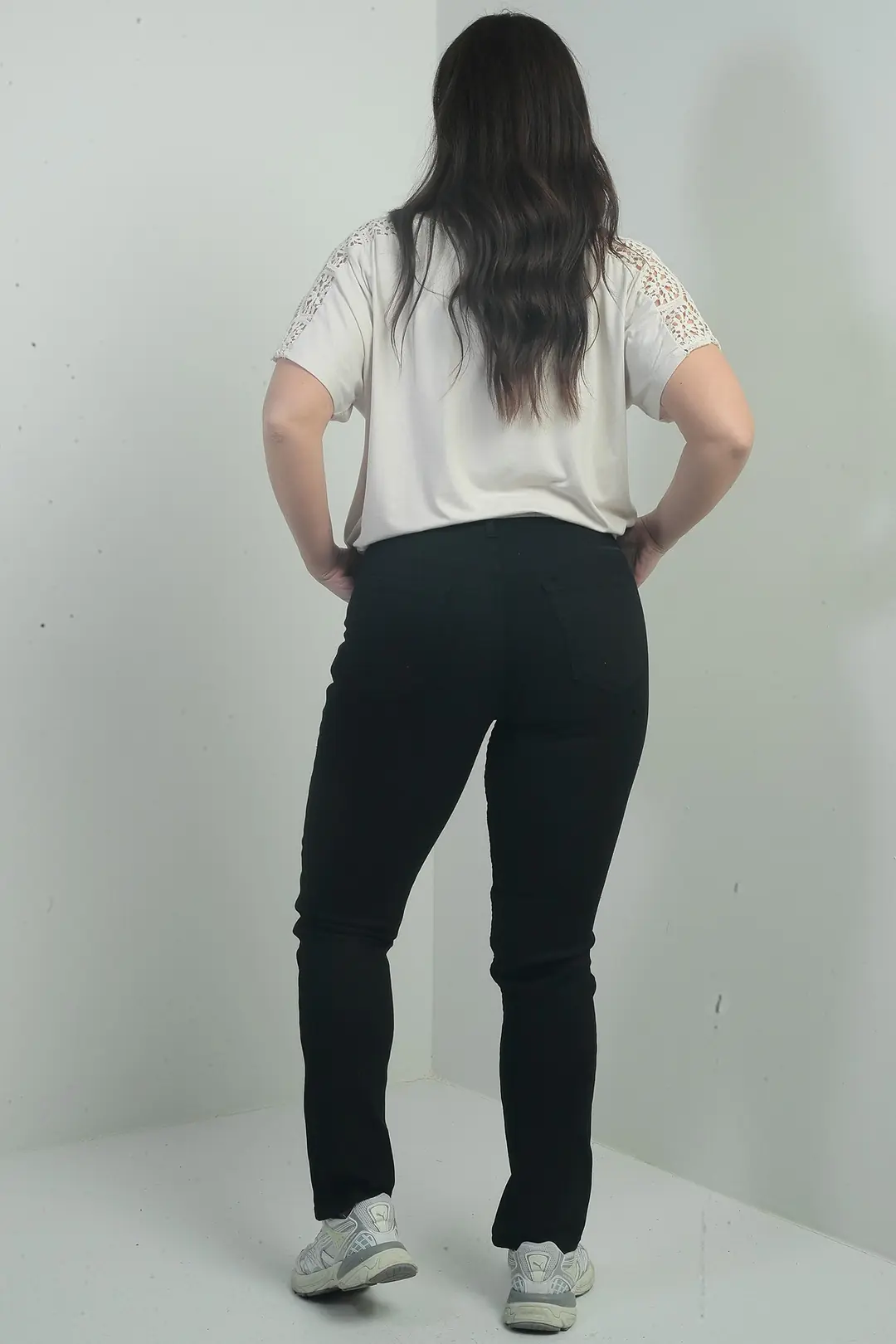 Kadın Yüksek Bel Boru Paça Büyük Beden Likralı Kot Pantolon 4