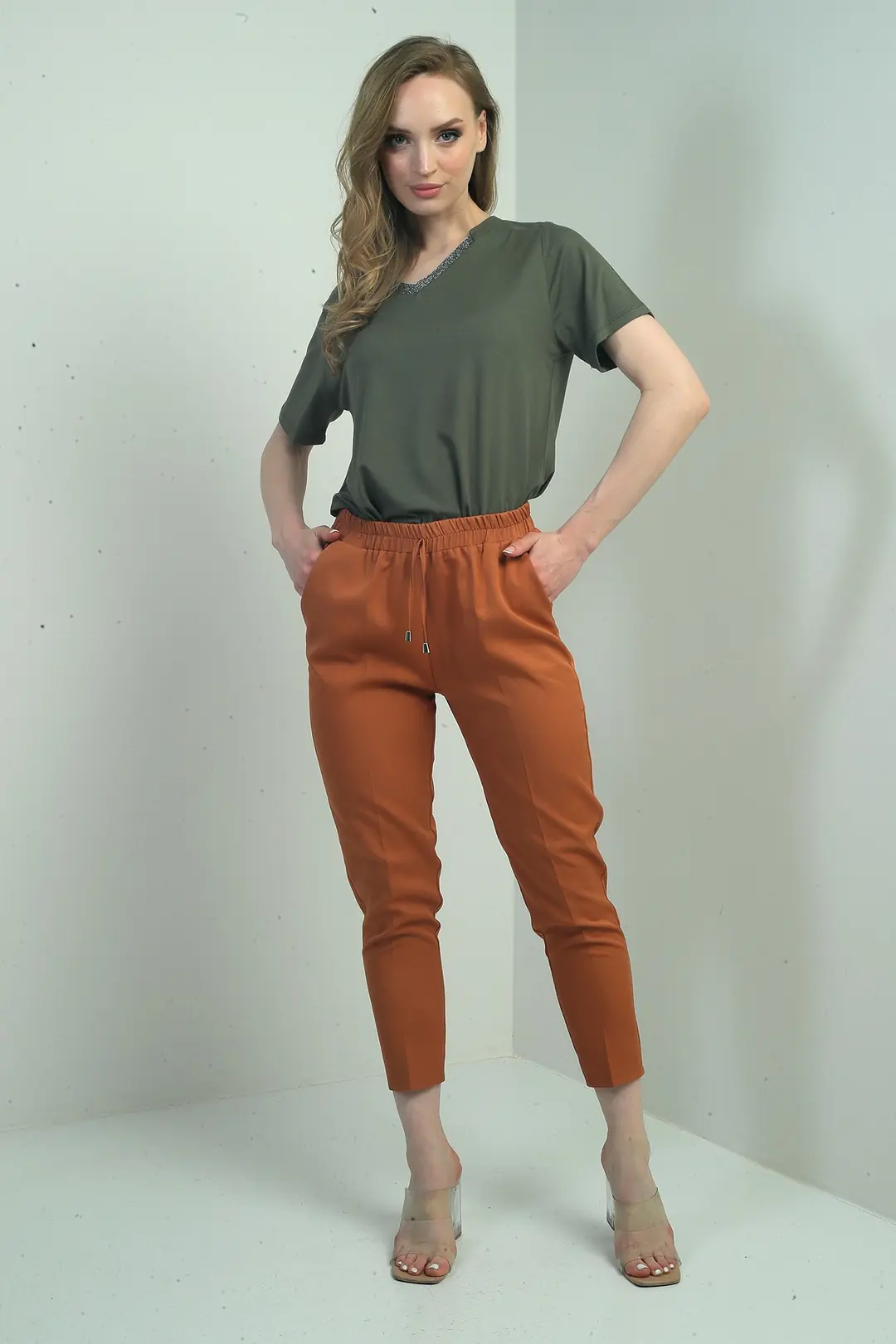Kadın Beli Lastikli Yandan Cepli Havuç Paça Pantolon 3