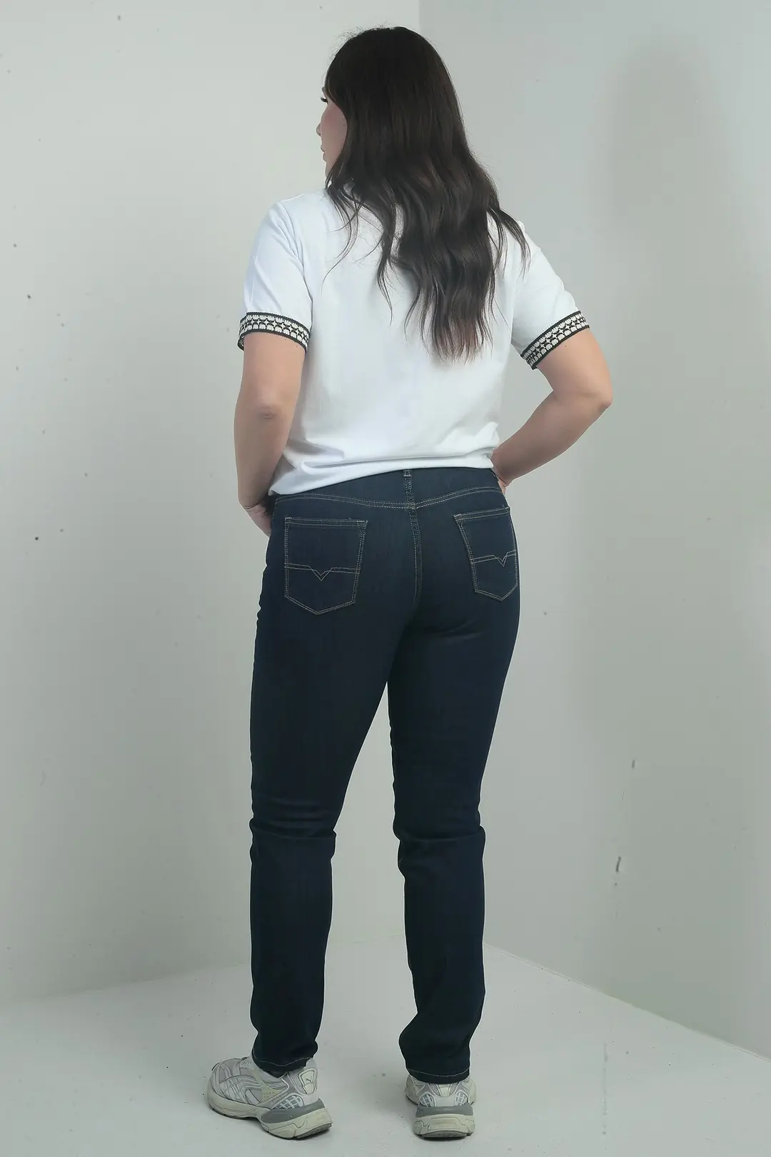 Kadın Yüksek Bel Boru Paça Büyük Beden Taşlanmış Kot Pantolon 4