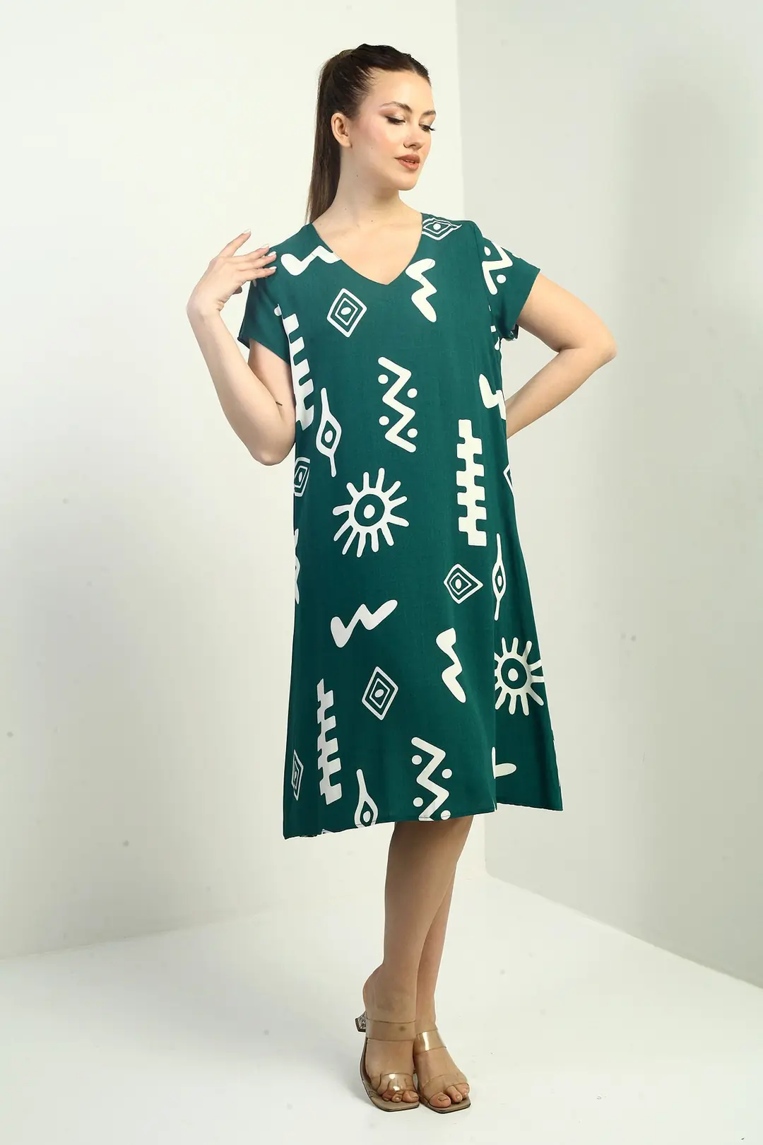 V Yaka Etnik Desenli Oversize Elbise 3