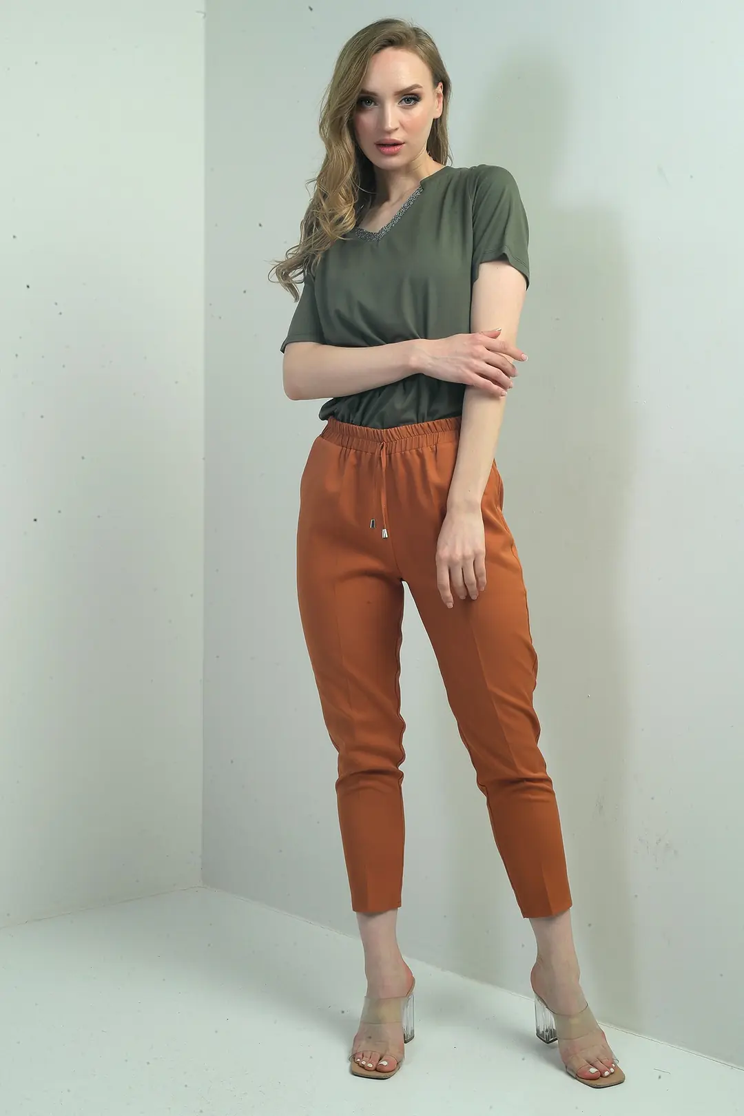 Kadın Beli Lastikli Yandan Cepli Havuç Paça Pantolon 2