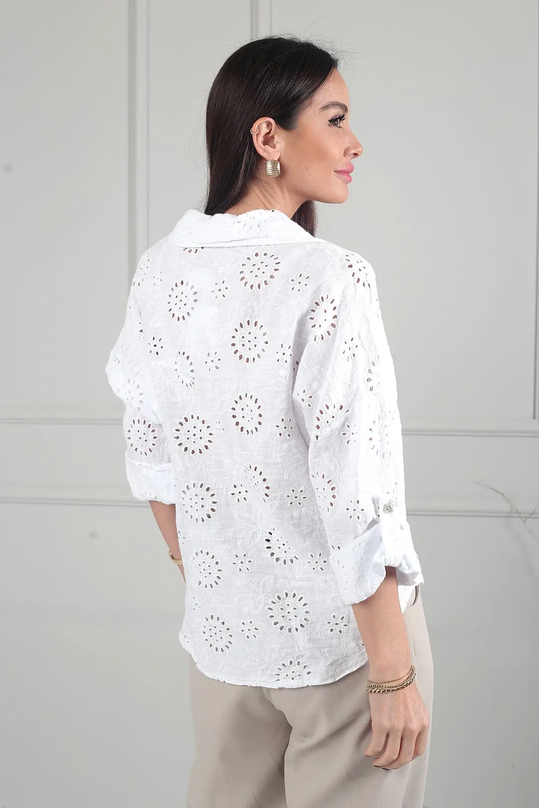 Kadın İtalyan Yonca Desen Kabartmalı Nakış Oversize Keten Gömlek 4