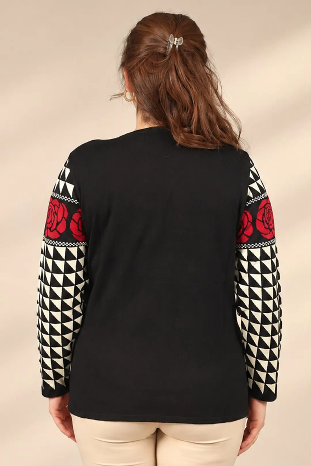 Kadın Geometrik Üçgen Desenli Gül Motifli Büyük Beden Likralı Viskon Triko Bluz 4