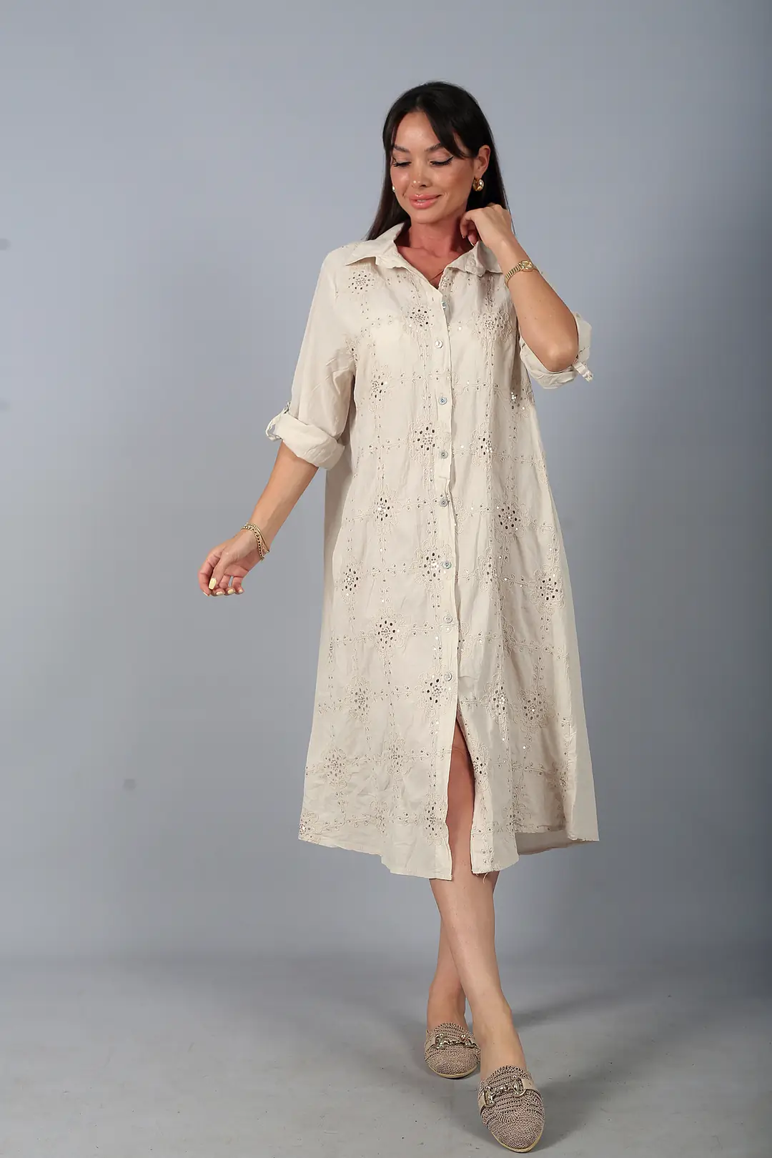Kadın İtalyan Cotton Cepli Kabartma Nakışlı Pullu Oversize Uzun Elbise - Bej