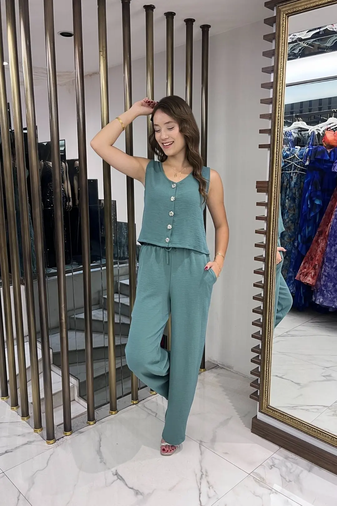 Kadın V Yaka Önü Düğmeli Bluz Beli Lastikli Cepli Palazzo Pantolon Ayrobin 2'li Takım 3