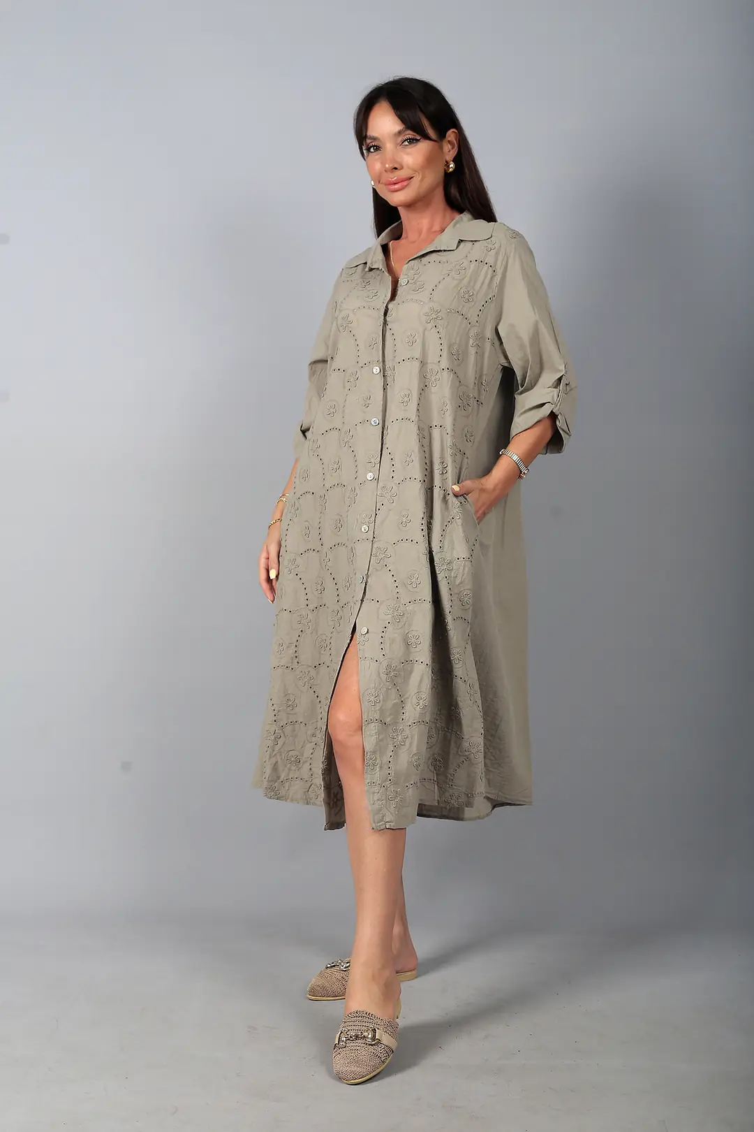 Kadın İtalyan Cotton Cepli Kabartma Çiçek Nakış İşlemeli Oversize Uzun Elbise - Vizon